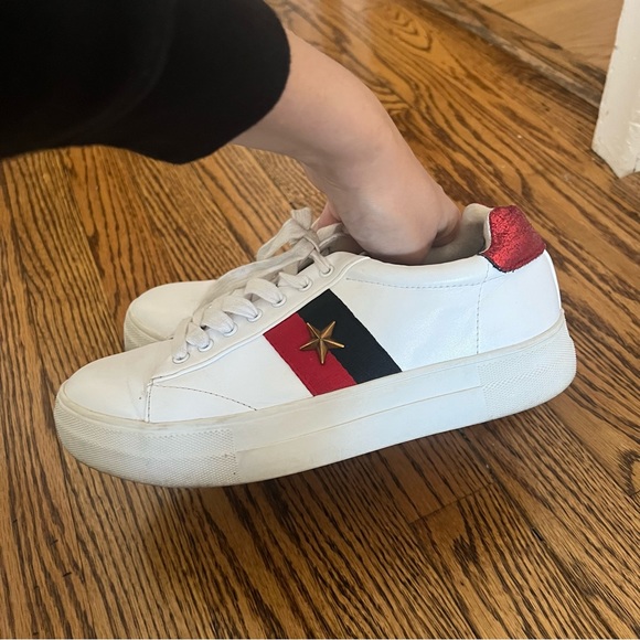 Steve Madden Moody faux White leather Sneakers - Picture 2 of 7